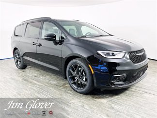New 2025 Chrysler Pacifica Limited w/ Trailer Tow Group image 1