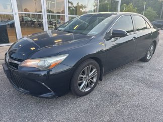 Used 2016 Toyota Camry SE image 1