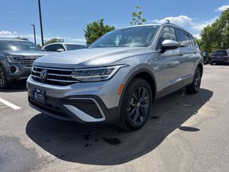 Certified 2024 Volkswagen Tiguan SE image 1