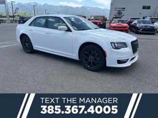 Used 2023 Chrysler 300 Touring L image 1