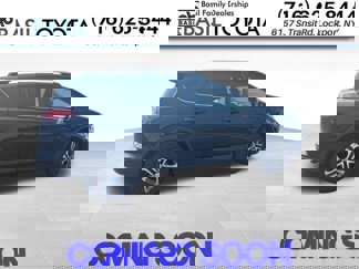Used 2018 Toyota RAV4 LE image 1