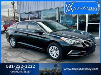 Used 2016 Hyundai Sonata SE image 1