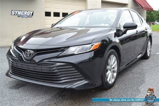Used 2018 Toyota Camry LE image 1