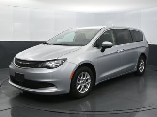 Used 2022 Chrysler Voyager LX image 1