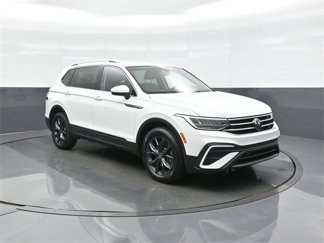 Certified 2022 Volkswagen Tiguan SE image 1
