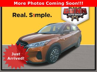 Used 2022 Nissan Kicks SV image 1