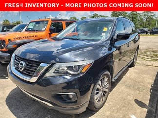 Used 2020 Nissan Pathfinder SV image 1