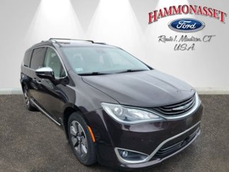 Used 2017 Chrysler Pacifica Platinum image 1