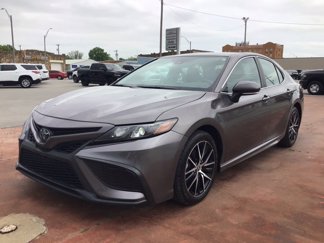 Used 2024 Toyota Camry SE image 1
