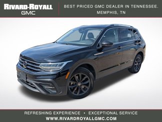 Used 2024 Volkswagen Tiguan SE image 1