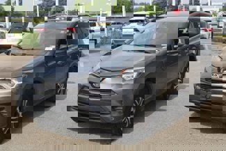 Used 2017 Toyota RAV4 LE image 1