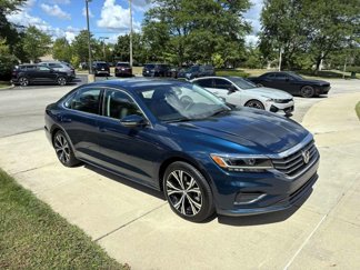 Used 2021 Volkswagen Passat 2.0T SE image 1
