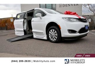 Used 2018 Chrysler Pacifica Touring-L image 1