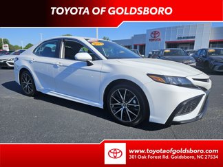 Used 2023 Toyota Camry SE image 1