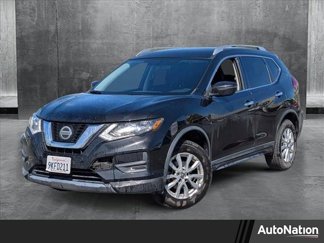 Used 2018 Nissan Rogue SV image 1