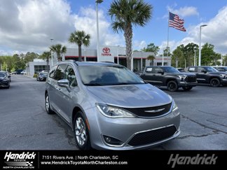 Used 2018 Chrysler Pacifica Limited image 1