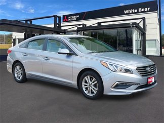 Used 2015 Hyundai Sonata SE image 1