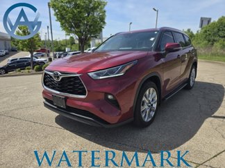 Used 2022 Toyota Highlander Limited image 1