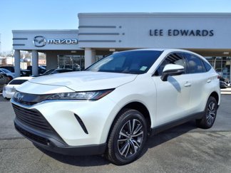 Used 2022 Toyota Venza LE image 1