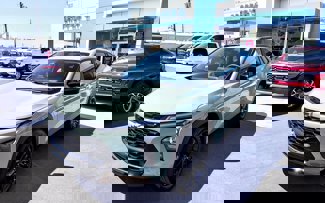 New 2025 Chevrolet Trax ACTIV w/ Driver Confidence Package image 1