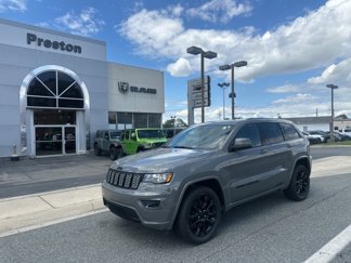 Used 2021 Jeep Grand Cherokee Laredo X image 1