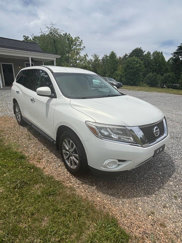 Used 2014 Nissan Pathfinder S image 1