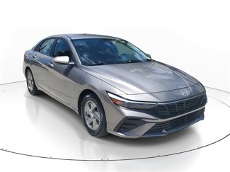 Used 2024 Hyundai Elantra SE image 1