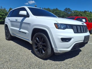 Used 2018 Jeep Grand Cherokee Altitude image 1