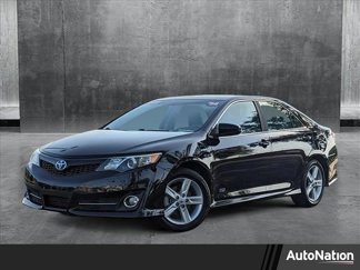 Used 2014 Toyota Camry SE image 1