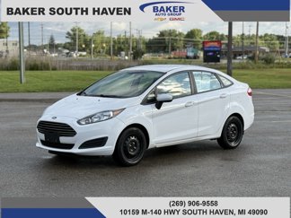 Used 2015 Ford Fiesta S image 1