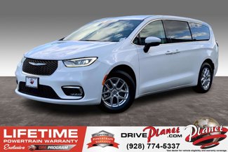 Used 2023 Chrysler Pacifica Touring-L image 1