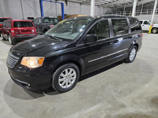Used 2013 Chrysler Town & Country Touring image 1