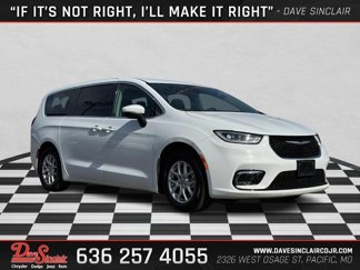 Used 2023 Chrysler Pacifica Touring-L image 1