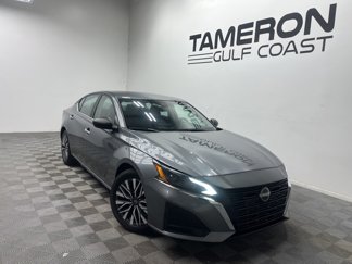 Used 2024 Nissan Altima 2.5 SV image 1