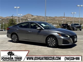 Used 2023 Nissan Altima 2.5 SV image 1