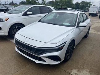 Used 2024 Hyundai Elantra SEL w/ Convenience Package image 1