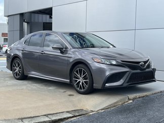 Used 2023 Toyota Camry SE image 1