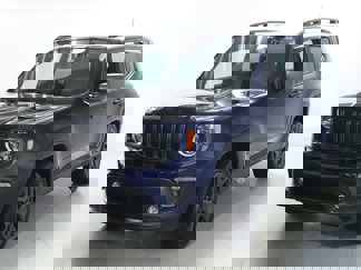 Used 2021 Jeep Renegade Latitude w/ Luxury Group II image 1