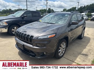 Used 2018 Jeep Cherokee Latitude image 1
