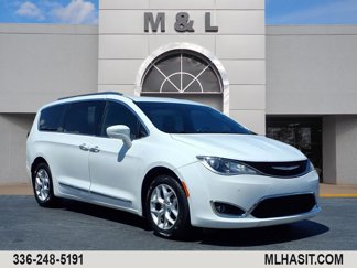Certified 2020 Chrysler Pacifica Touring-L image 1