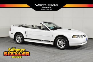 Used 2002 Ford Mustang Convertible image 1