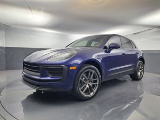 Certified 2022 Porsche Macan w/ Premium Package image 1