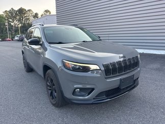 Used 2023 Jeep Cherokee Altitude Lux image 1