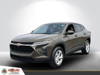 Used 2024 Chevrolet Trax LS w/ LS Convenience Package image 1