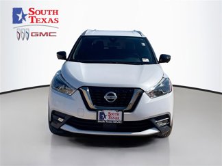 Used 2020 Nissan Kicks SR image 1