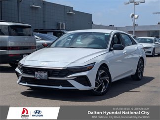 Used 2025 Hyundai Elantra Sport image 1