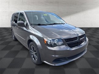 Used 2016 Dodge Grand Caravan SE image 1