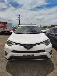 Used 2018 Toyota RAV4 XLE image 1