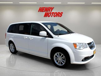 Used 2020 Dodge Grand Caravan SE image 1