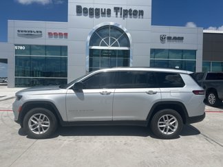 Used 2023 Jeep Grand Cherokee L Laredo image 1